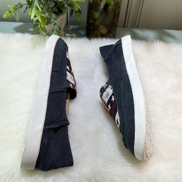 Yellow Box slip ons - Picture 4 of 8